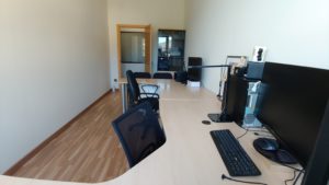 Imagen de ejemplo de una oficina y su área de trabajo